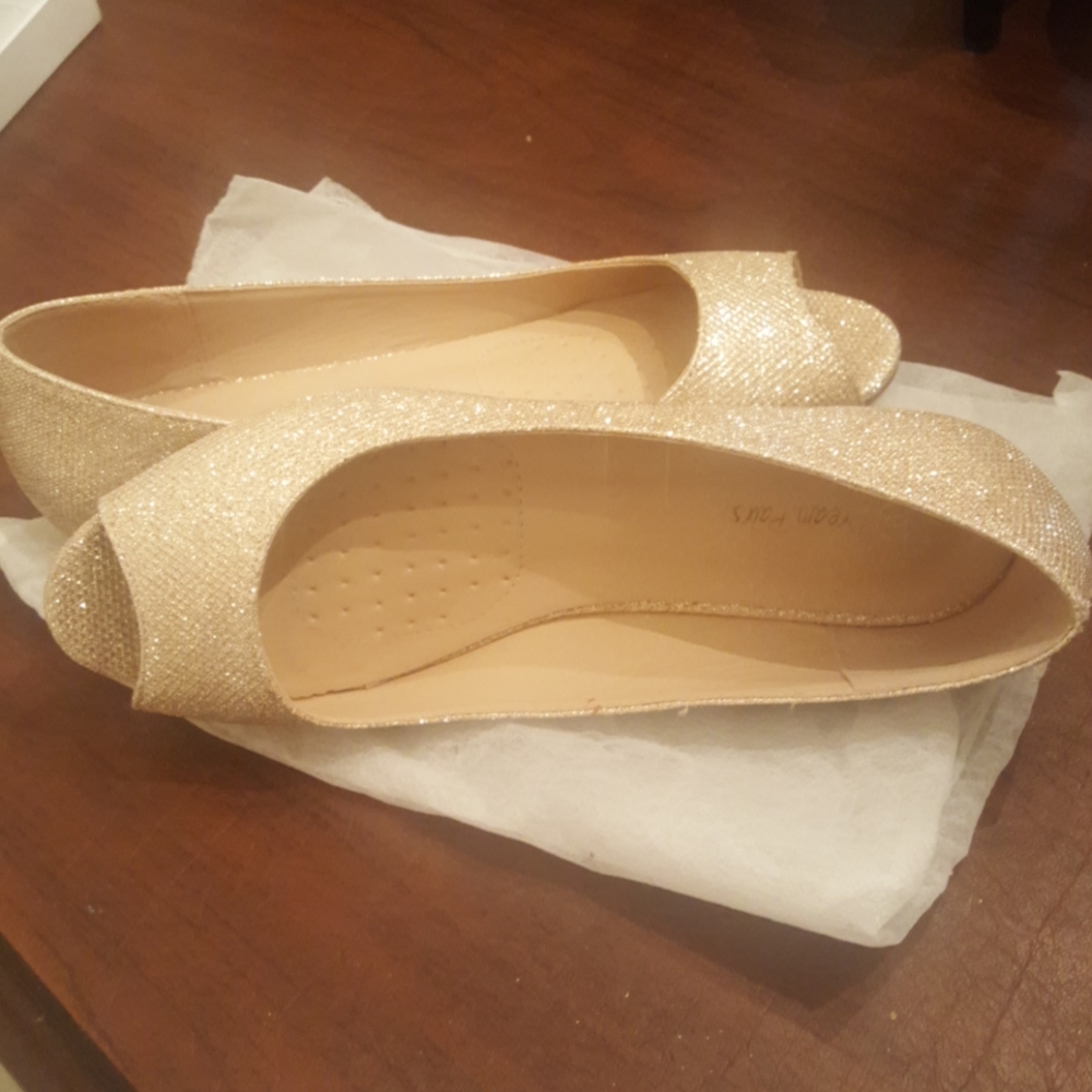 Shoes - Picture 3 of 3